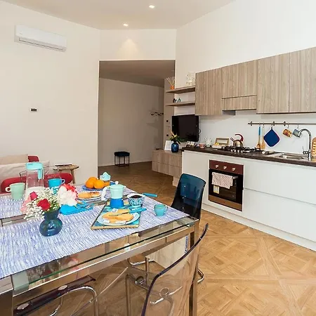 Dimora Santa Chiara * 나폴리